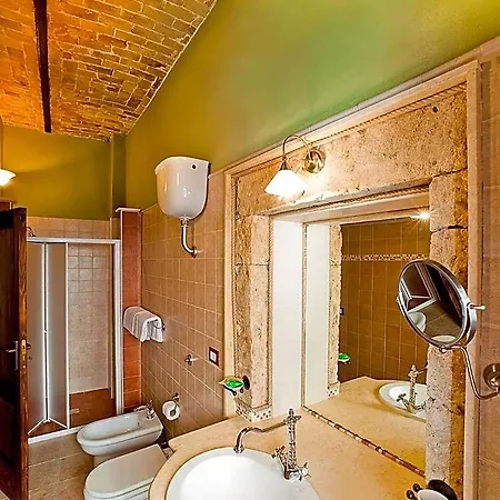 Liu' Palazzo Ducale فندق مبيت وإفطار 3*