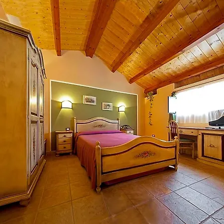 Liu' Palazzo Ducale 3* Лезина