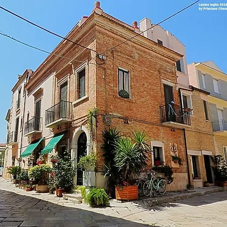 Liu' Palazzo Ducale Лезина